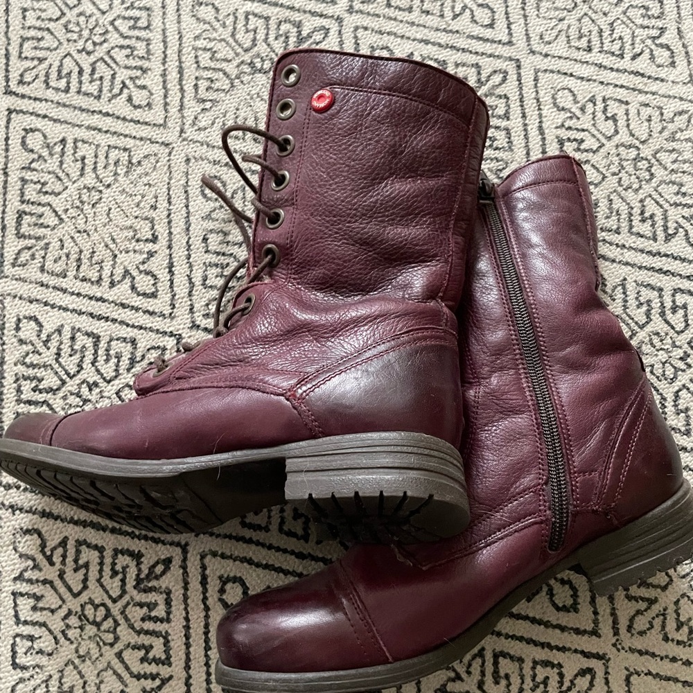 Burgundy leather sherpa-lined boots (size 37)